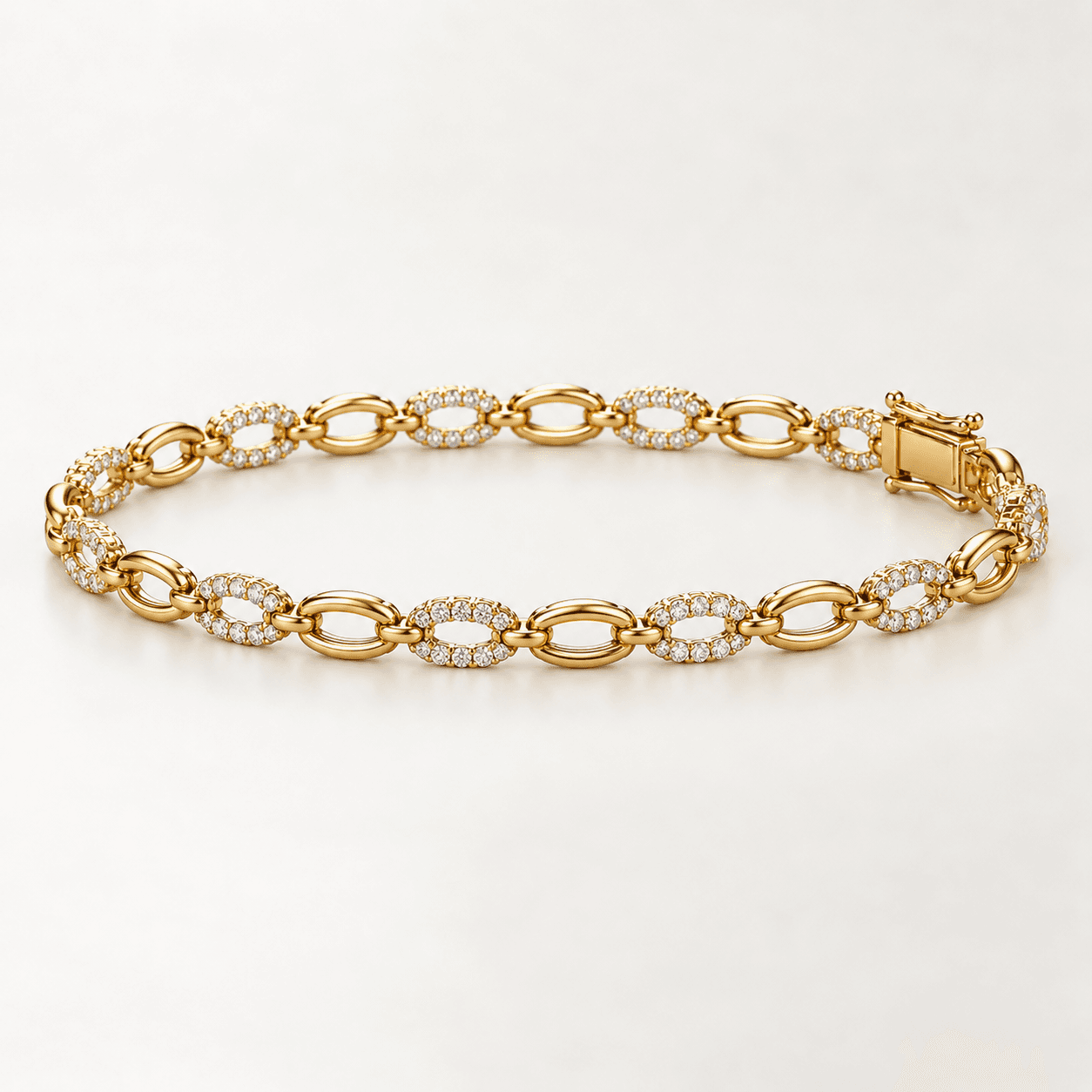 Diamond Link Bracelet in 14k Yellow Gold product preview